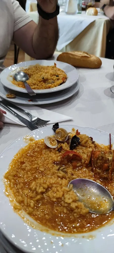 Menu_Restaurante Dos Tréboles_Cerezo_image_1