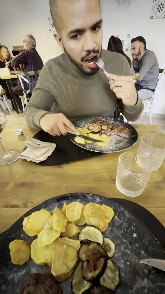 Restaurante Los Robles_Alcalá del Júcar_slider_image_2