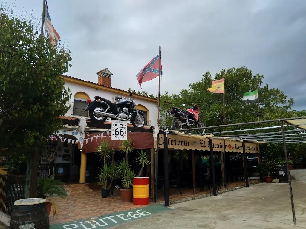 Károly Fény_Cafetería Bar El Parador_Conquista de la Sierra_recensione