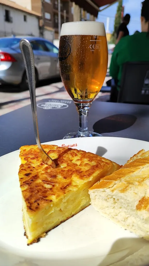 J C_La Tertulia_Cedillo_recensione