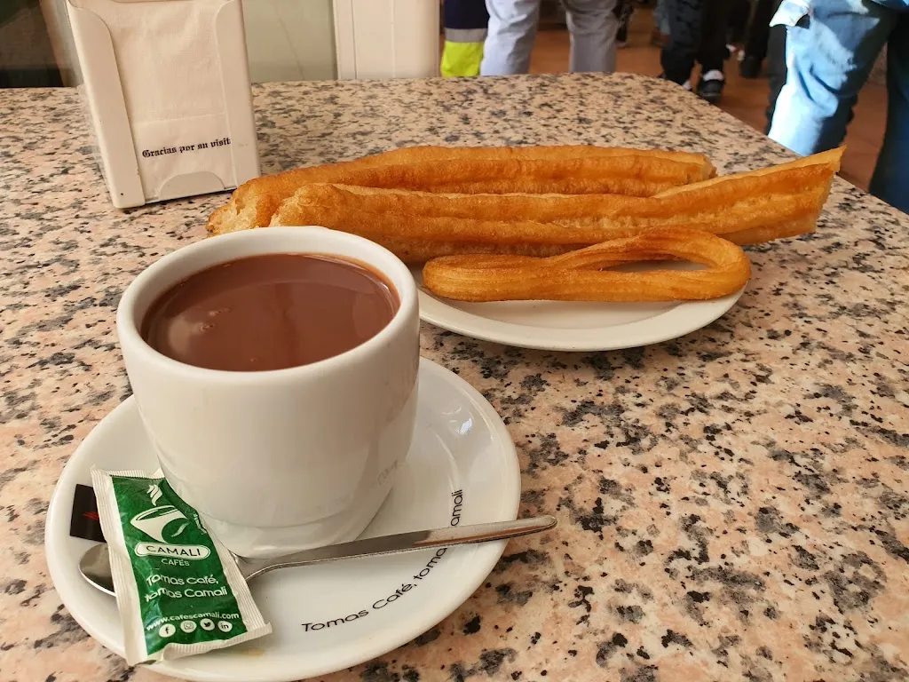 María R. FD_Bar Sagrario_Cedillo_review