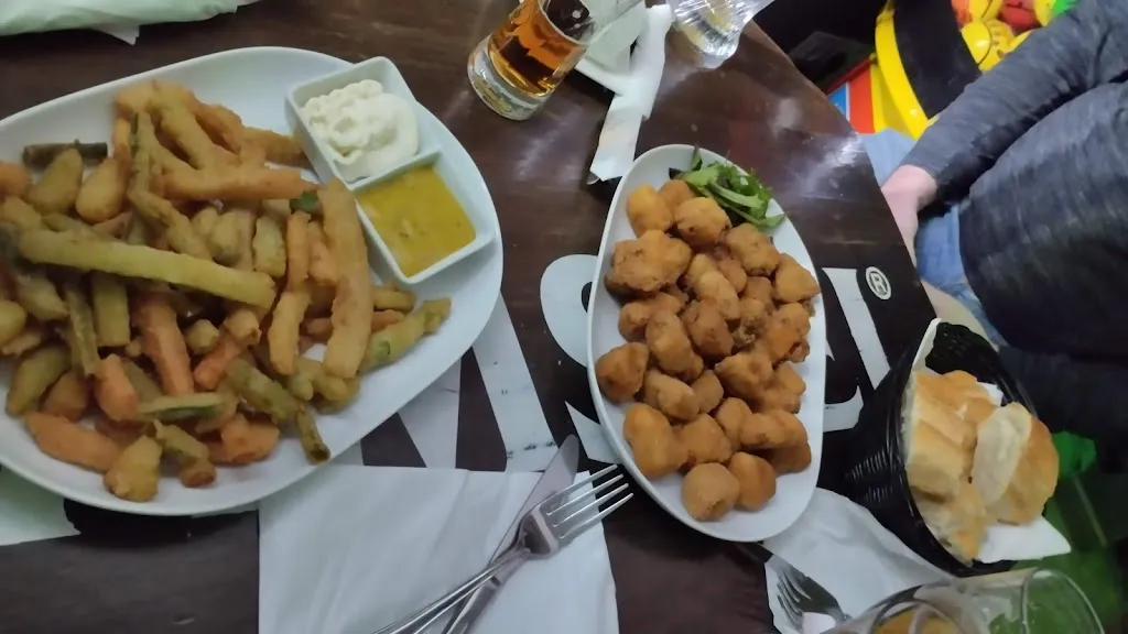 Armando Fernandez Benito_Cervecería Zambra_Cedillo_recensione