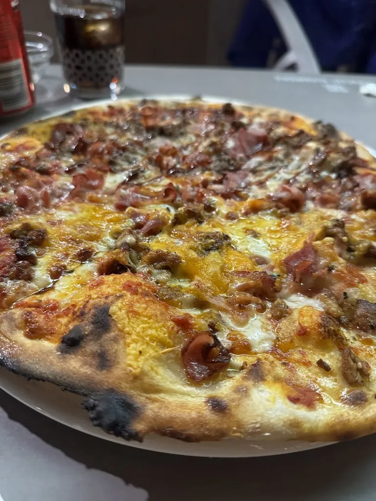 La Fontina Qué Pizza_Cedillo_slider_image_3