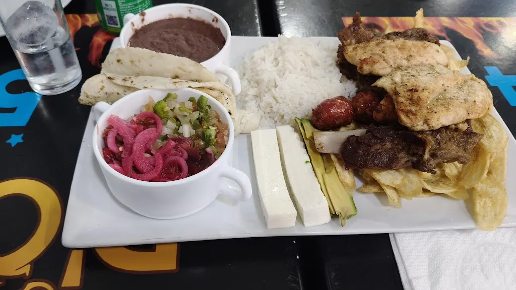 Juan de Dios Murillo Castellano_Rincón Catracho_Coria_review