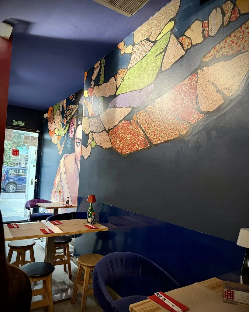 Matt Leonard_Yan Ken Pon - Sushi Ramen y Librería_Coria_recensione