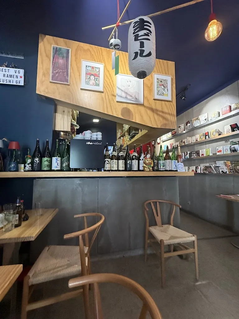 Yan Ken Pon - Sushi Ramen y Librería_Coria_slider_image_3