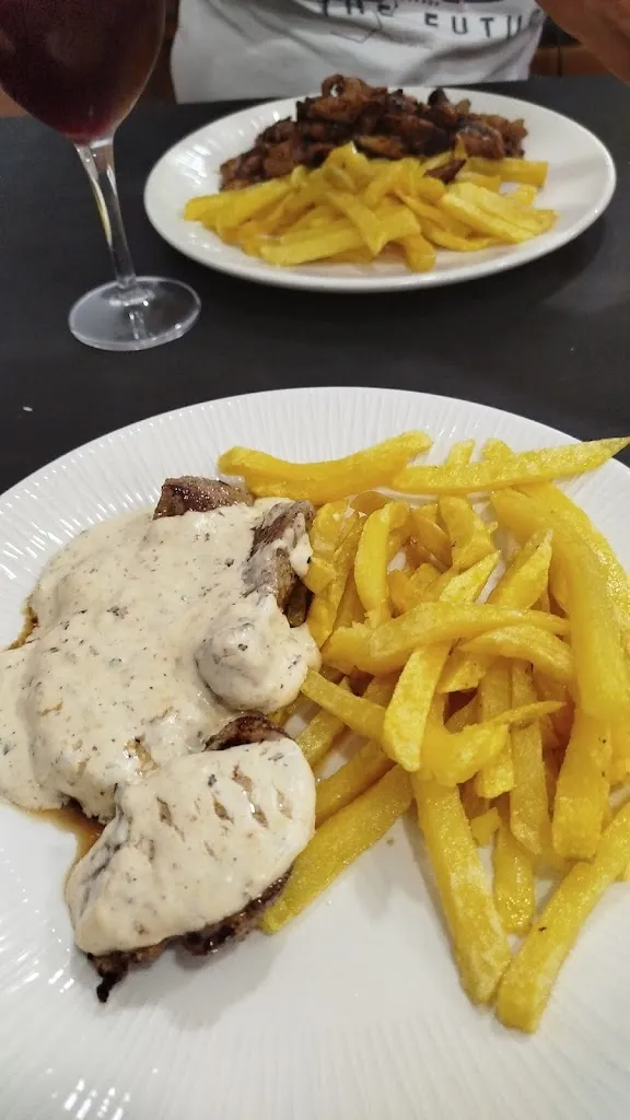 Monntserrat Santos serrano_Restaurante Izarra_Casillas de Coria_review