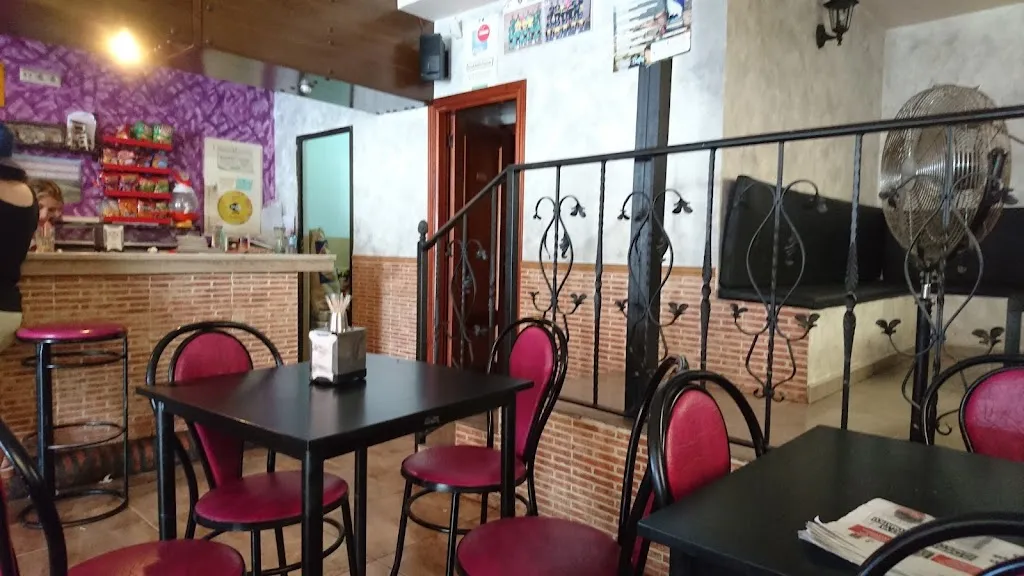 Cafe Bar Jony restaurant in Deleitosa