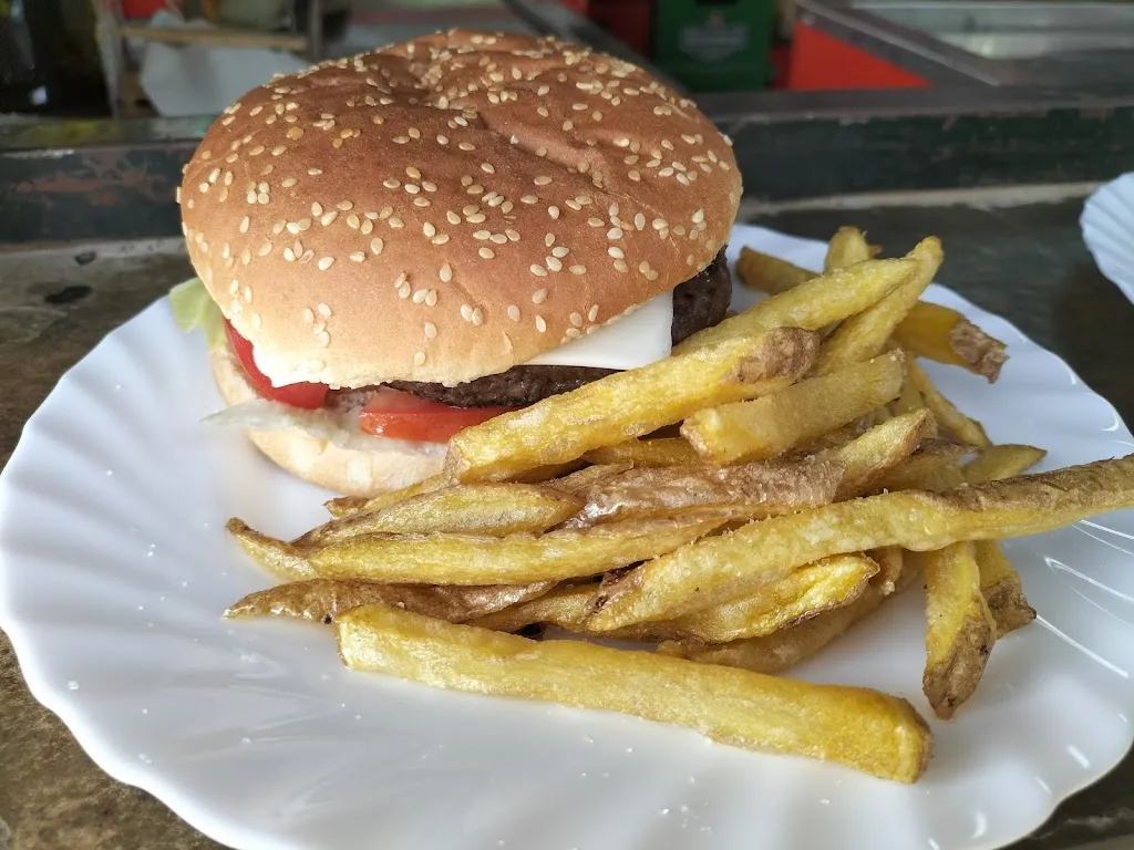 Chiringuito de la Piscina_Descargamaría_slider_image_3