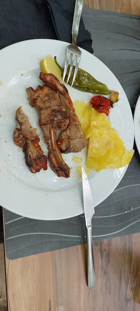 Menü_Restaurante Abrásame_Alcalá del Júcar_Bild_2