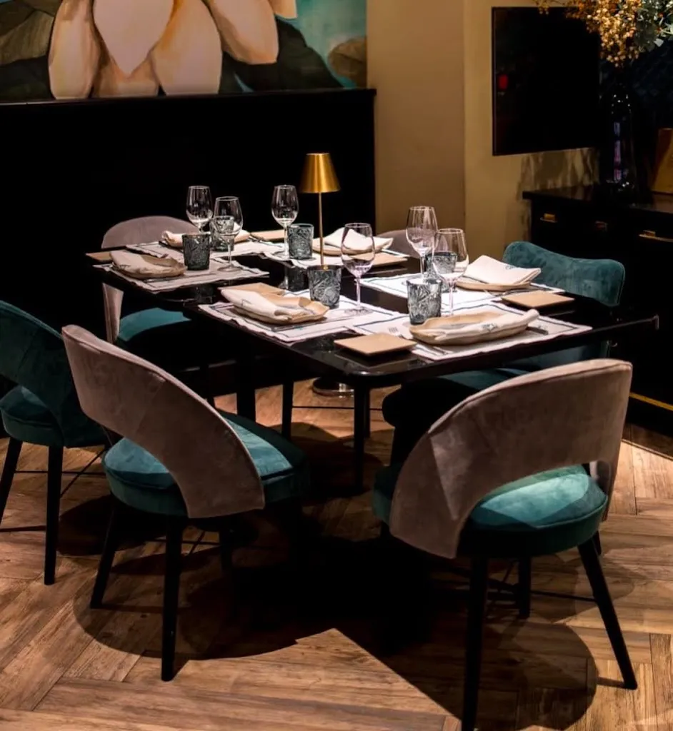 St.James l Paella Madrid restaurant in Eljas