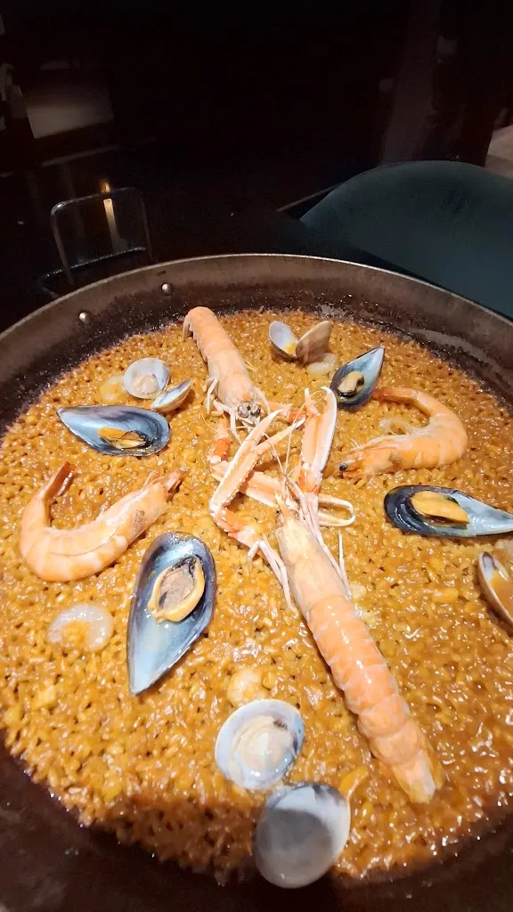 St.James l Paella Madrid_Eljas_slider_image_2