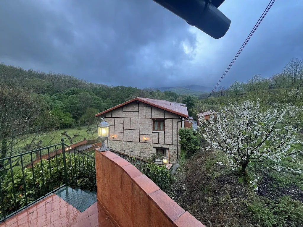 Olalla P. R._Hostel El Lago, Caceres_Cuacos de Yuste_review