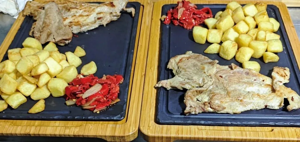 Luis Sandy Segura Figuereo_Cafe bar El rincón de los perdonaos_Cuacos de Yuste_review