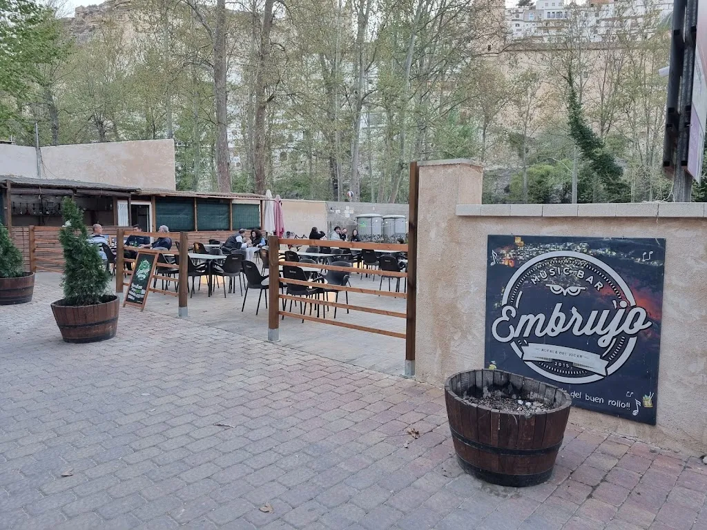 Karmo_Embrujo_Alcalá del Júcar_review