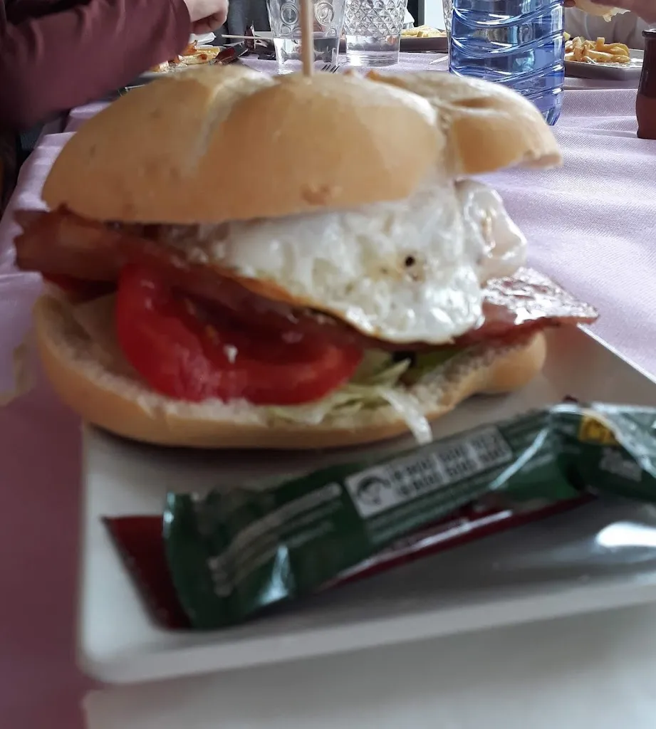 Elis Elis_Café Bar Pizarroso_Galisteo_review