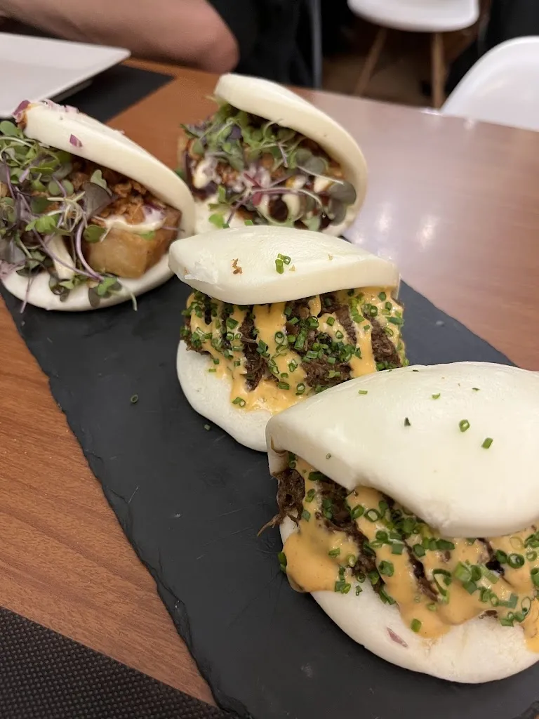 El Pinchazo Cooking Bar_Gargantilla_slider_image_2