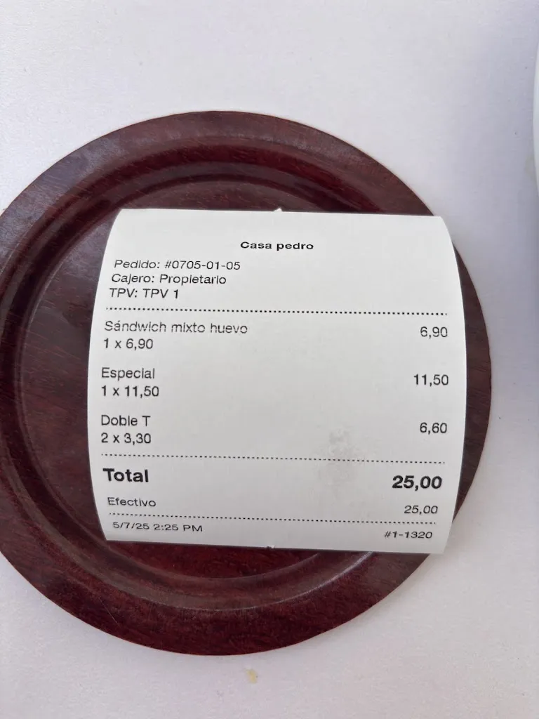 Uxía S_Antigua casa de Pedro_Gargantilla_review