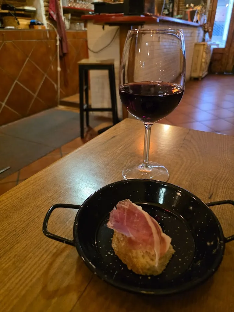 L. M. Grenier_GatoGato_Gata_review