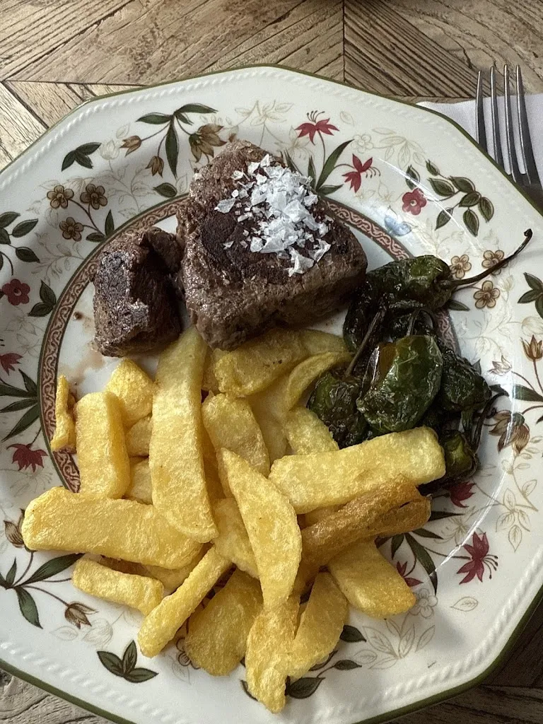 bing_El Perro y La Galleta - Restaurant_Gata_review