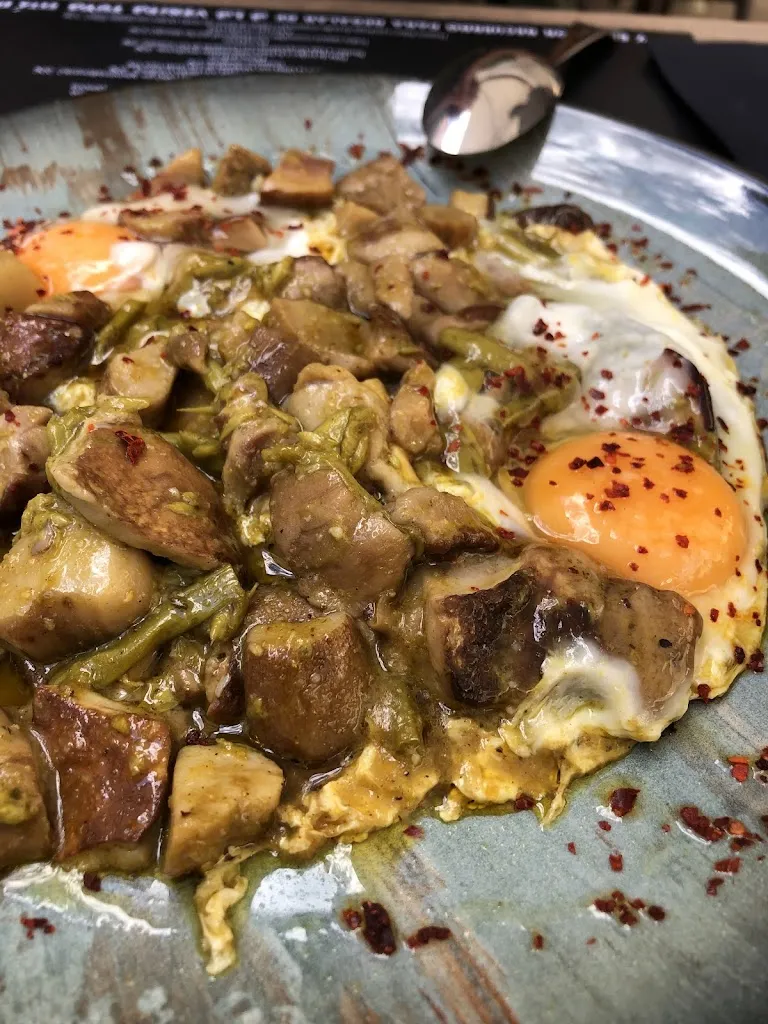 Salvador Fernández Lizana_A la verita tuya_Garganta la Olla_review