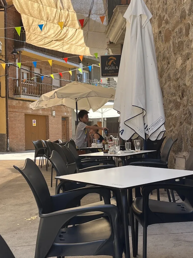 Conquistadores Restobar restaurant in Guijo de Santa Bárbara