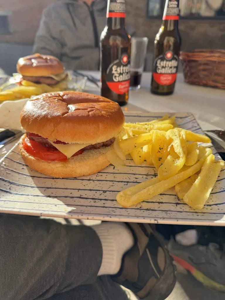 Conquistadores Restobar_Guijo de Santa Bárbara_slider_image_2