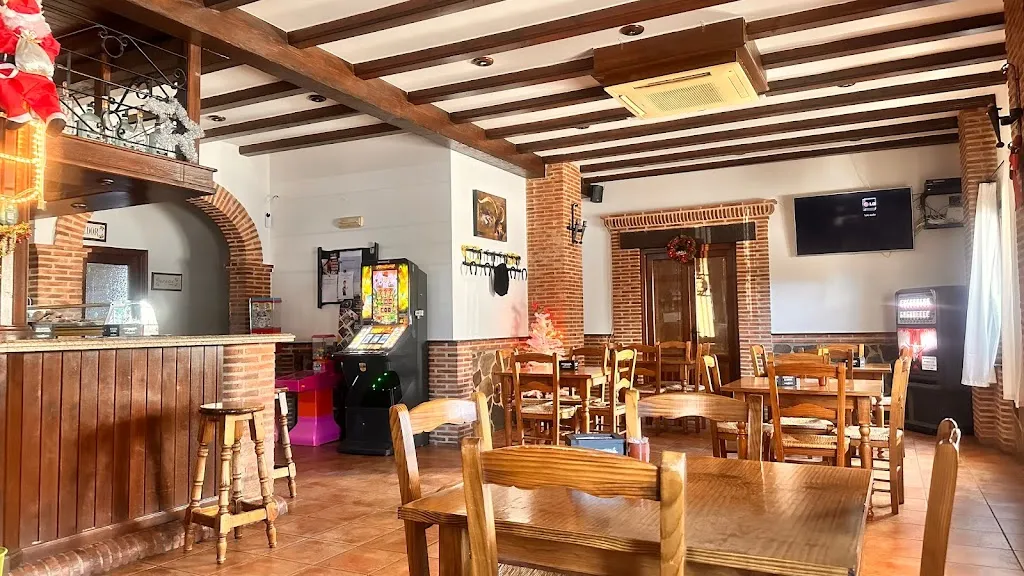 Bar restaurante La Moncloa de Jaraicejo_Jaraicejo_slider_image_1