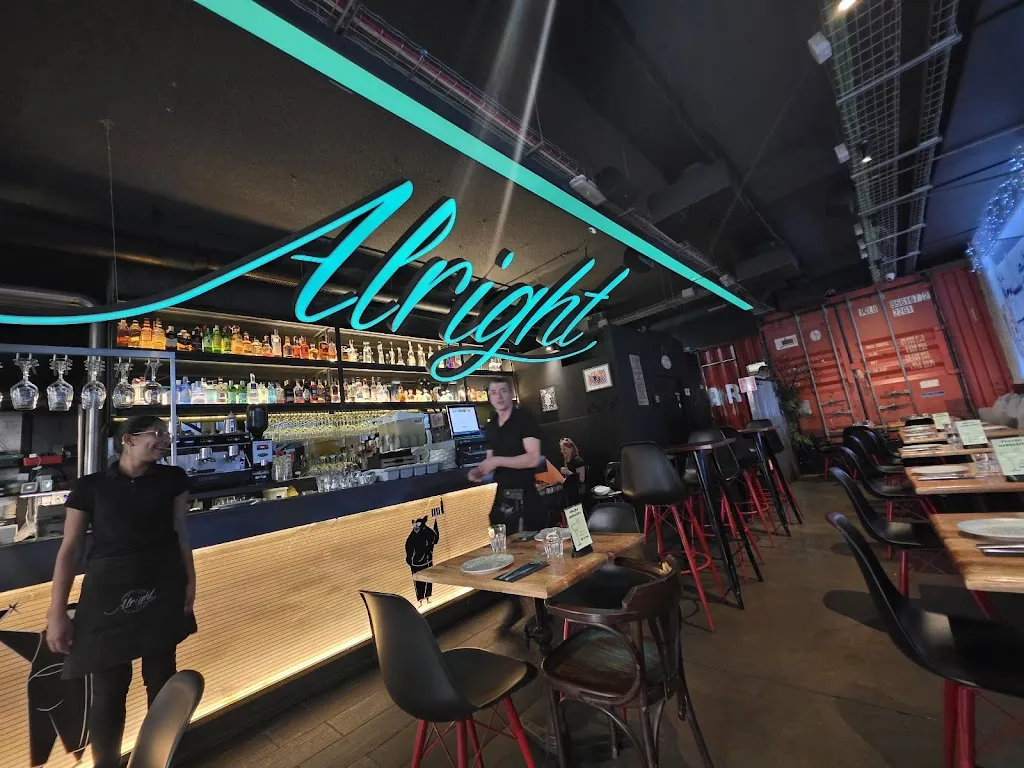 Alright Salamanca | Comida Americana Madrid_Hoyos_slider_image_3