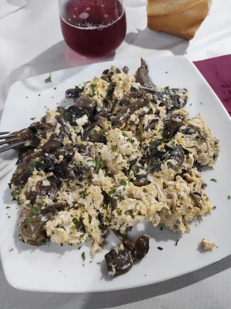 Eguzkine Ledesma_Mesón el Bodegón_Ladrillar_review