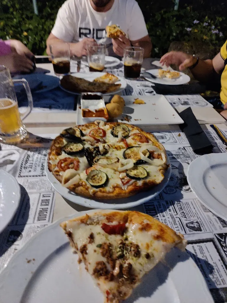 HUGO WHITE_LA PARADA DE ALARDOS_Madrigal de la Vera_review