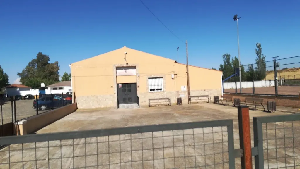 Albergue Municipal Fernando el Católico restaurant in Madrigalejo