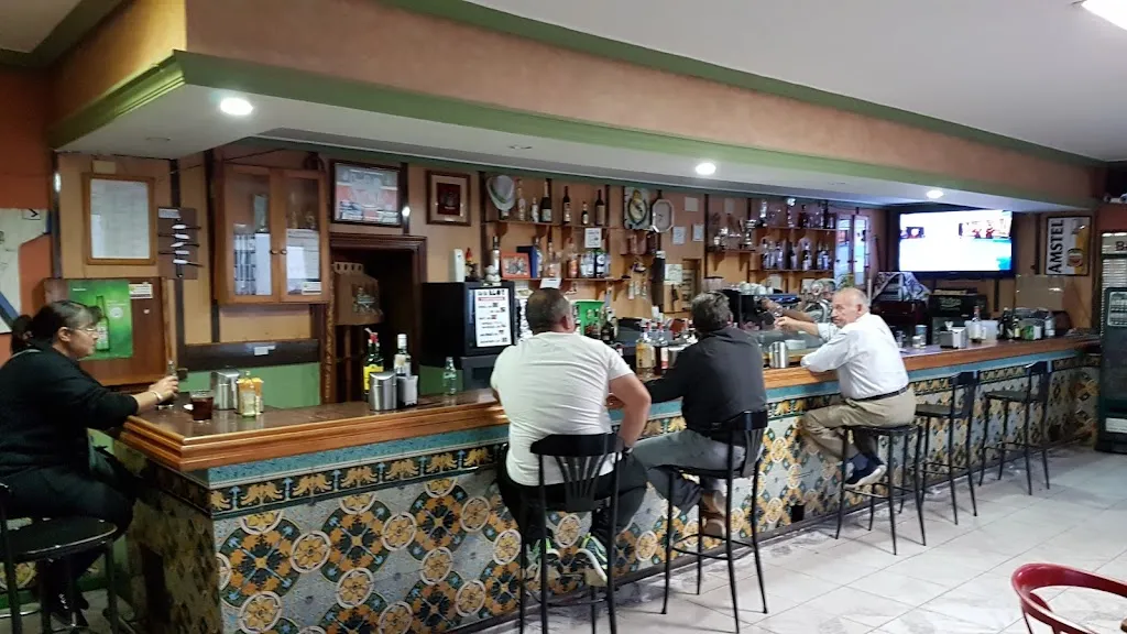 Cafe-Bar Tola_Madrigalejo_slider_image_3