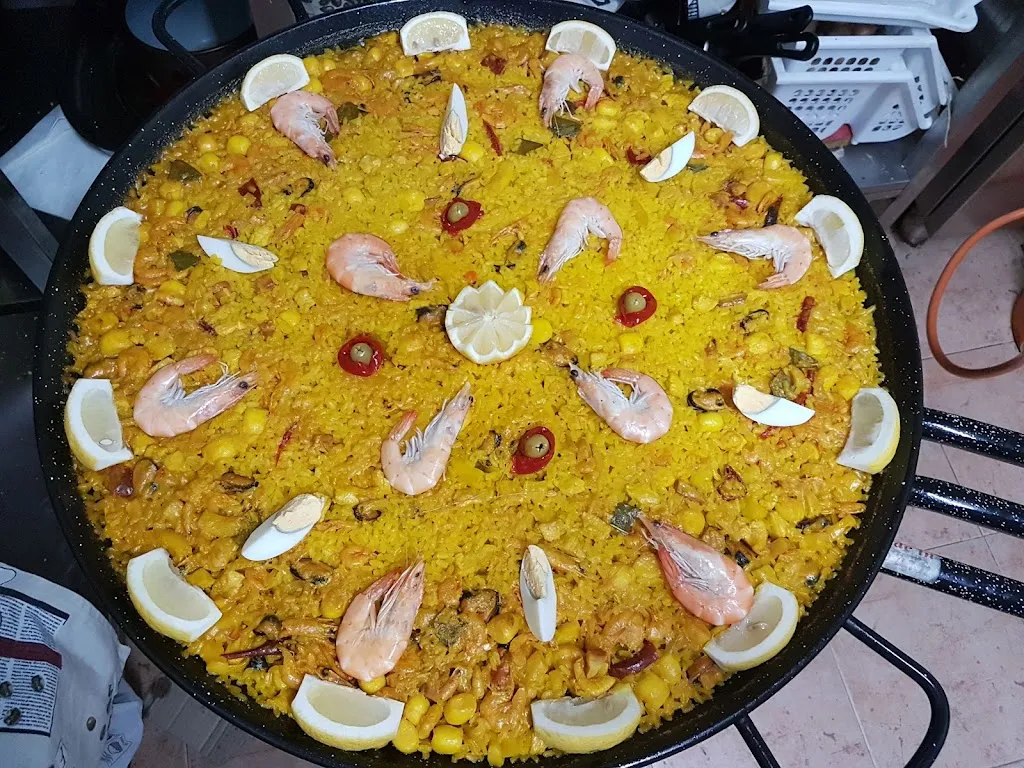 CAFÉ-BAR BB+_Madroñera_slider_image_2