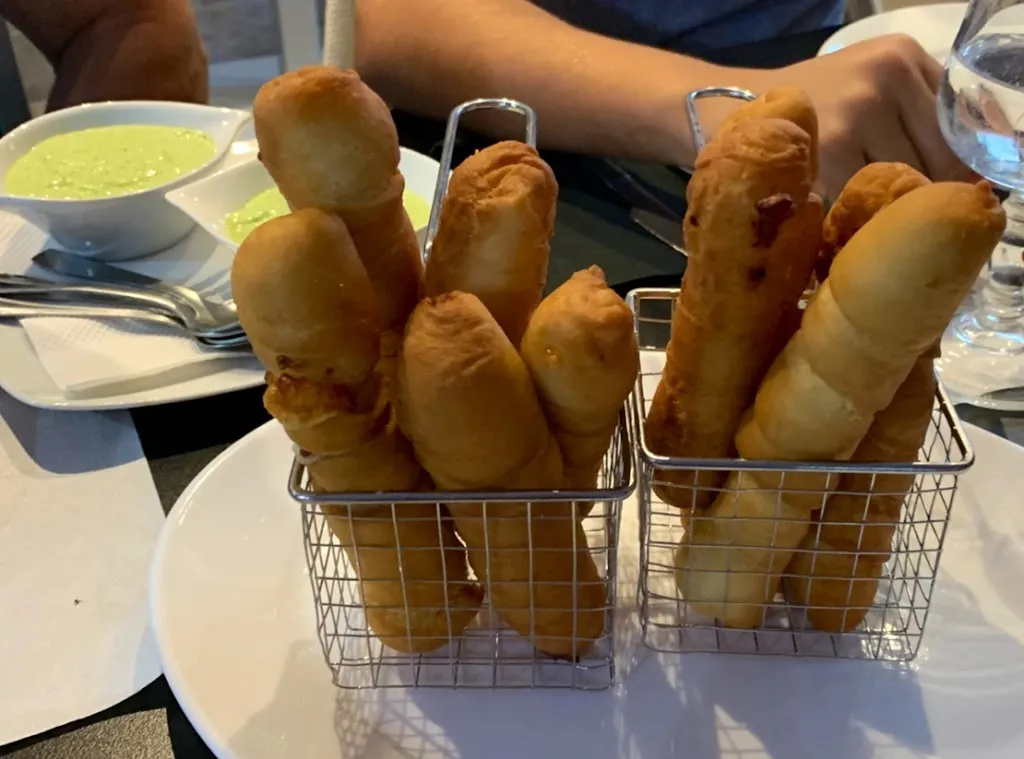 Raimy Pacheco_Cafetería Zona Vip_Madroñera_review