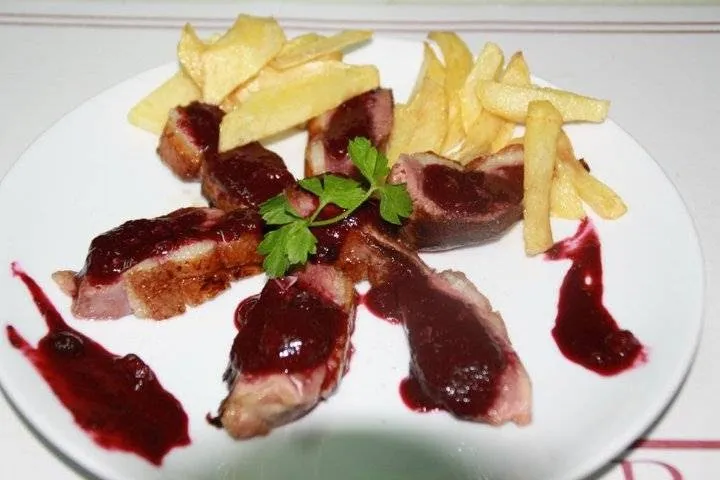 Restaurante Más Que Parrilla_Hervás_slider_image_3