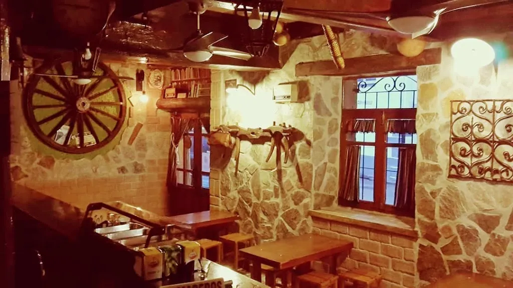 Mesón El 60 restaurant in Hervás