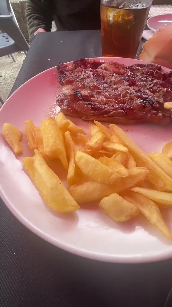 canario Hernandez_Mesón Hervás_Hervás_review