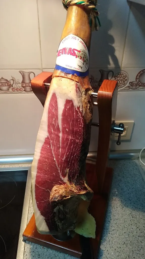 Juan Carrera_Embutidos y Jamones Hervás_Hervás_review