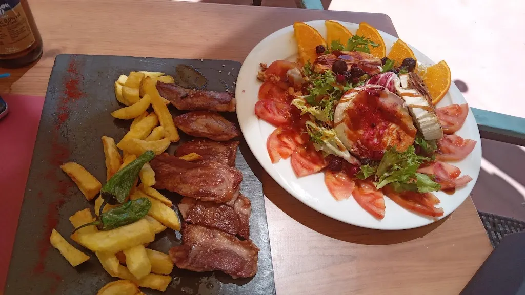 Paqui Ballesteros_Bar Restaurante Piscina Malpartida de Cáceres_Malpartida de Cáceres_avis