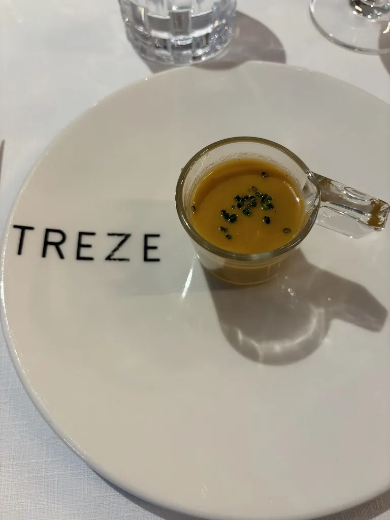 Benedict Low_TreZe Restaurante_Monroy_review