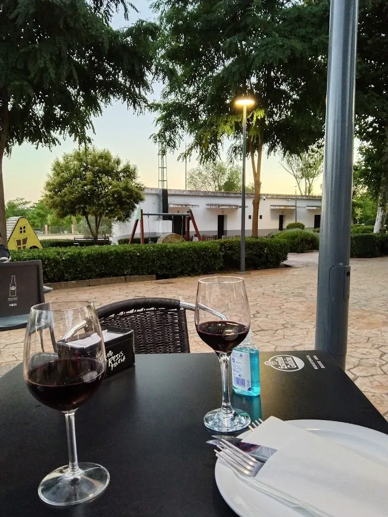 RESTAURANTE LA PISCINA_Malpartida de Plasencia_slider_image_1