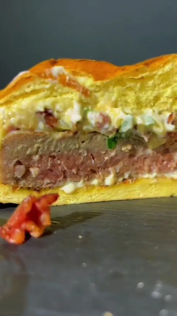 Brutal Burger_Miajadas_slider_image_2