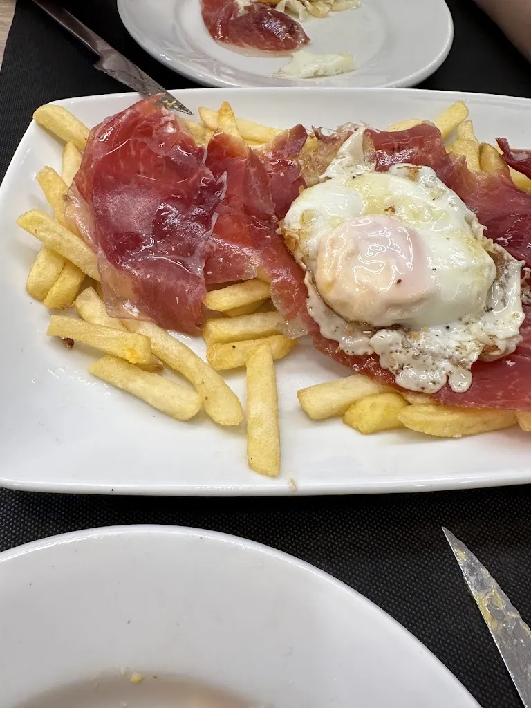 Alejandro Sanchez_Hotel Triana | Restaurante_Miajadas_review