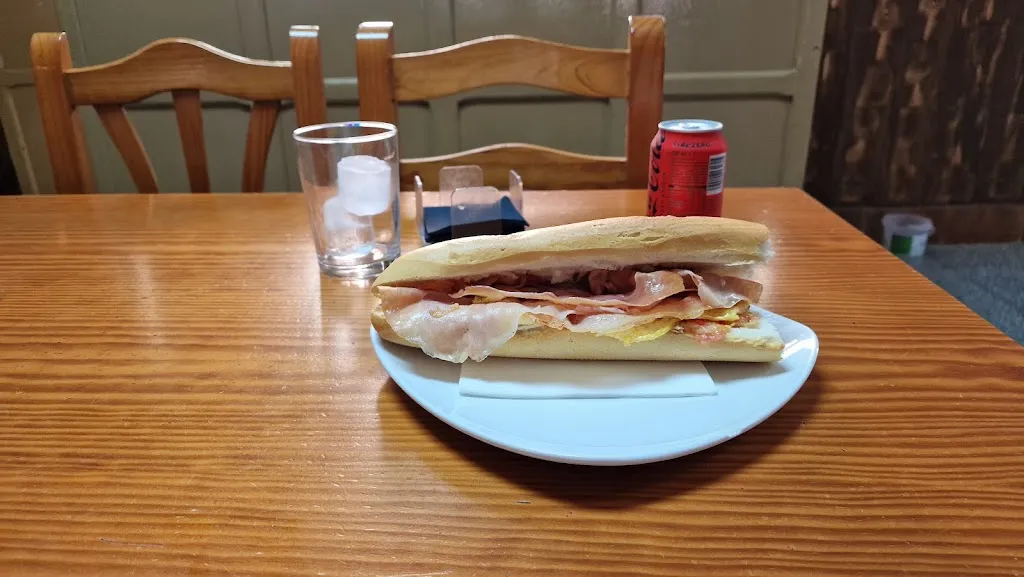 Juan Luis López Vega_Bar Cooperativa_Balsa de Ves_review