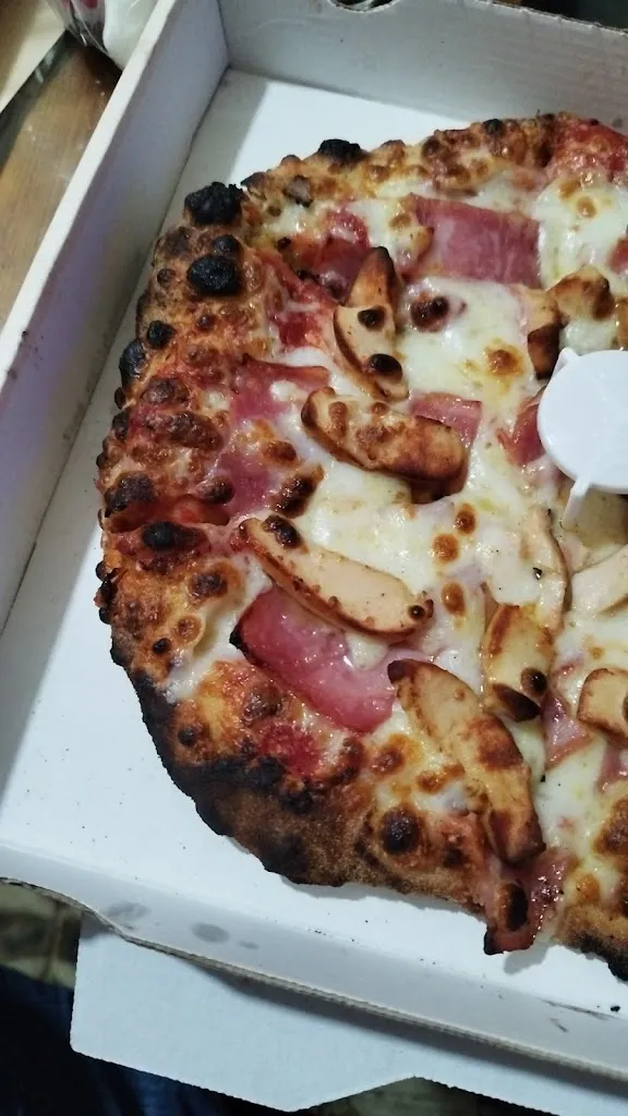 Alejandro Borrego Cámaras_Pizza Star Miajadas_Miajadas_review