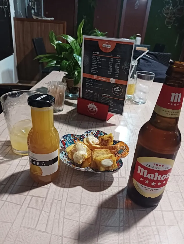 Bar Cafeteria Santiago_Miajadas_slider_image_3