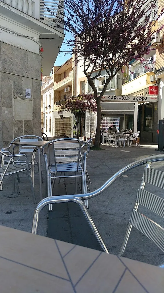 Lorenzo DeAlonso_Cafe Bar Agora_Miajadas_recensione