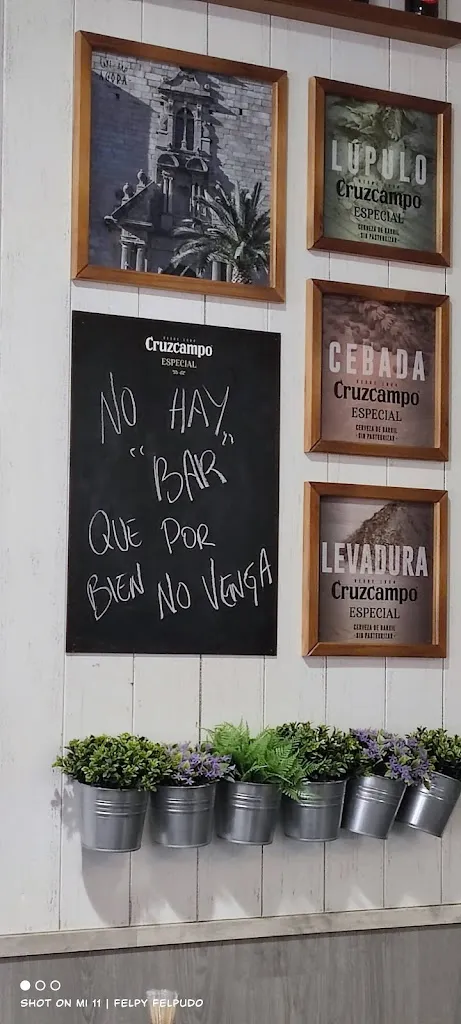 Jesus zancudo_Cafe Bar Agora_Miajadas_recensione