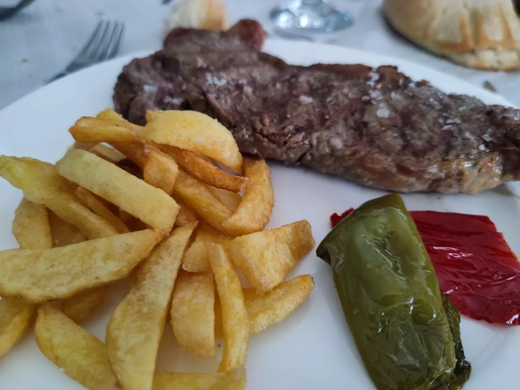 Jose Gabella_Hostal Restaurante Las Minas_Montehermoso_review